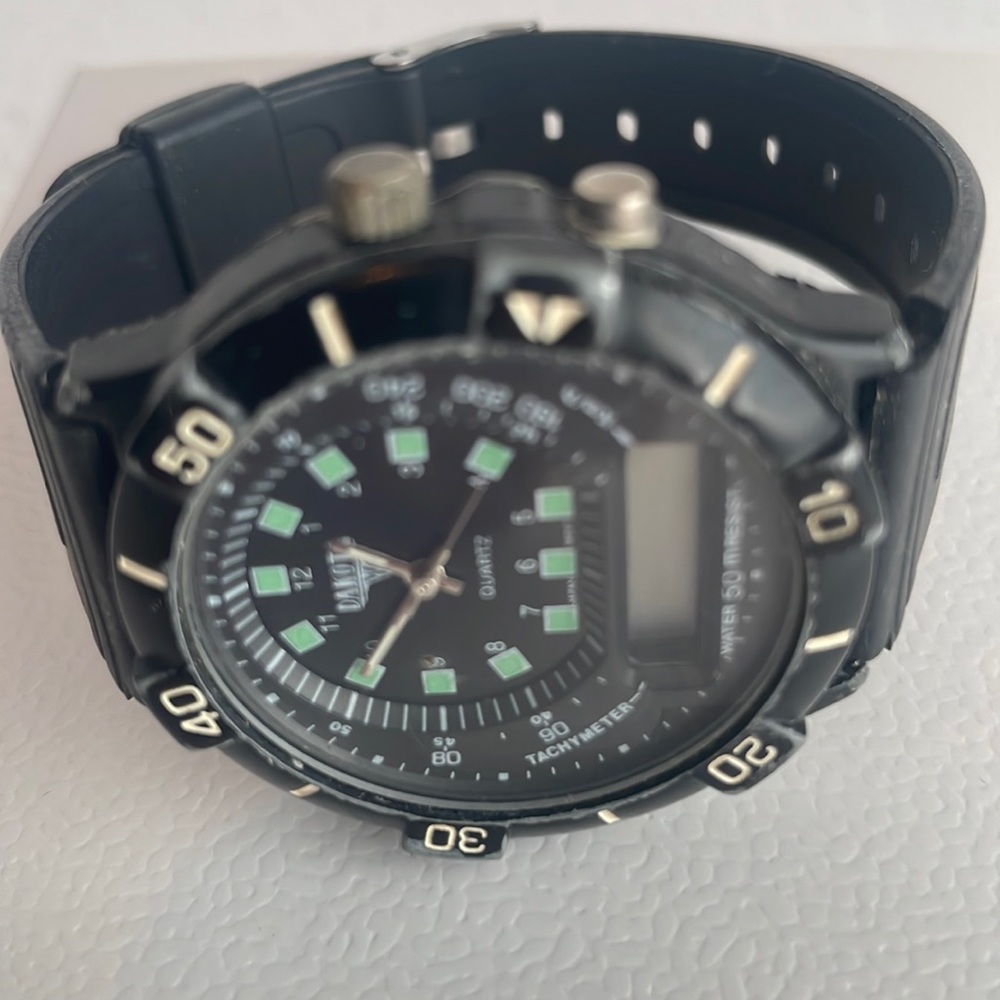 Dakota watch mens quartz tachymeter aviator wristwatch Black 50M water resistant